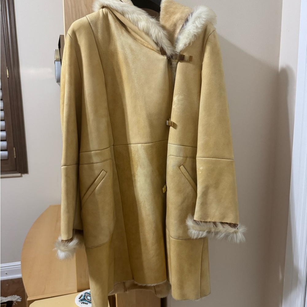 Dramatic Price Drop: Top-Quality Designer Hooded Custom Genuine Shearling, 10-14